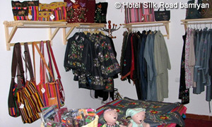 shop(Silkroad Bamiyan Handi Crafts)